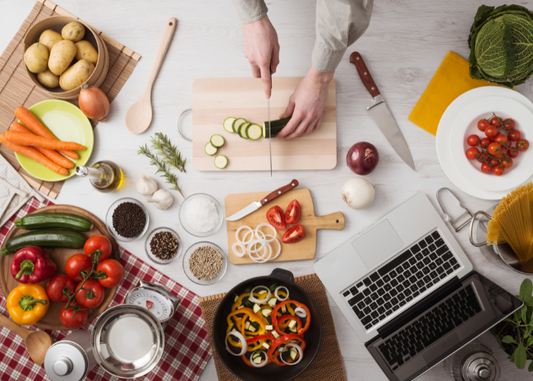 Gift Ideas for People who Love to Cook: 22 Unique Ideas!